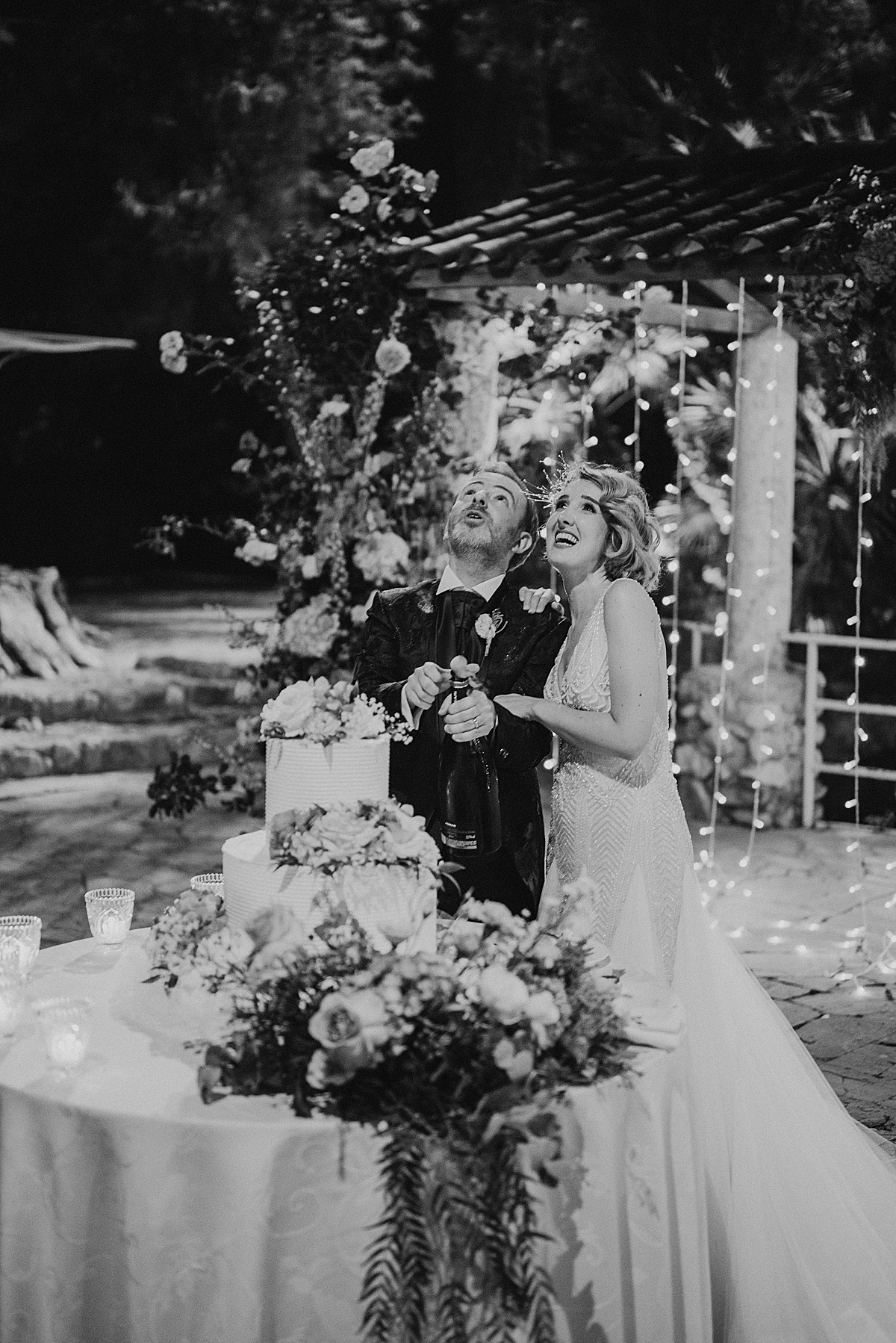 fotografo matrimonio Abruzzo Teramo matrimonio in Italia sposo sposa torta nuziale confettata