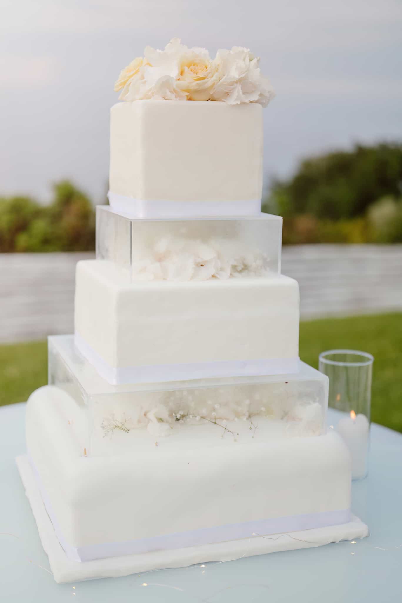 taglio-torta-nuziale-tramonto-wedding-cake-sposi-fotografi-matrimonio-pagus-montepagano-abruzzo